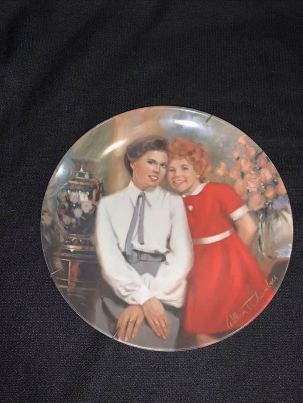 Vintage-Style Decorative Plate Featuring Woman and Child in Red Dress